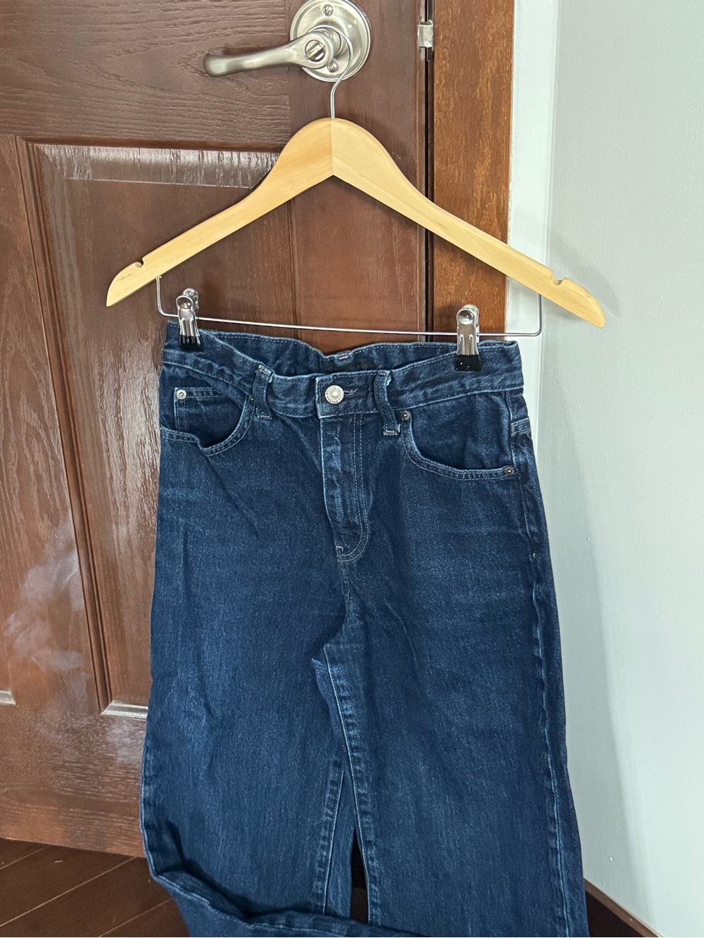 Uniqlo Wide-Leg Women’s Jeans in Dark Blue